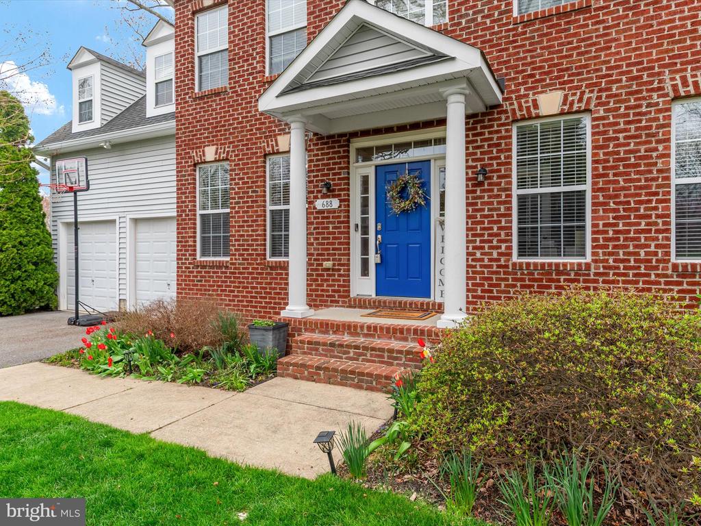 688 RED CEDAR ROAD