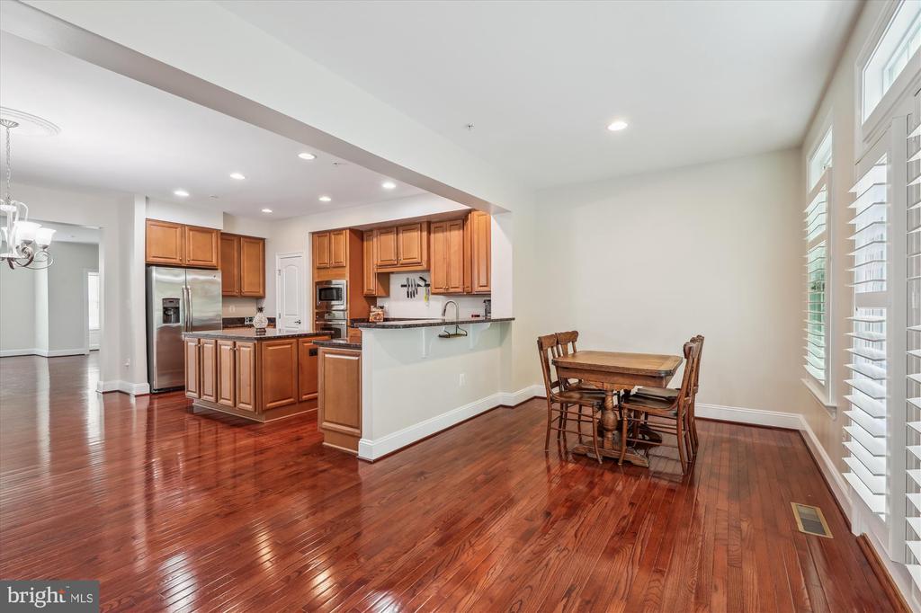 527 DEEP CREEK VIEW