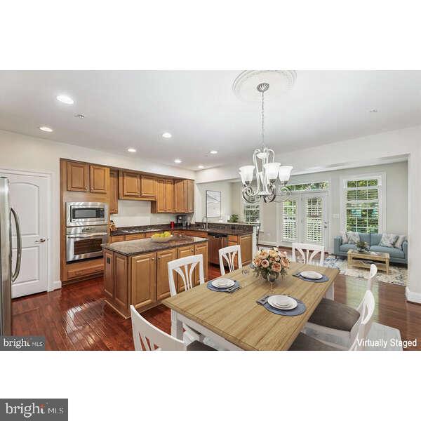 527 DEEP CREEK VIEW