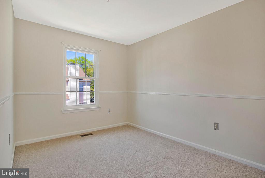 2442 WENTWORTH DRIVE