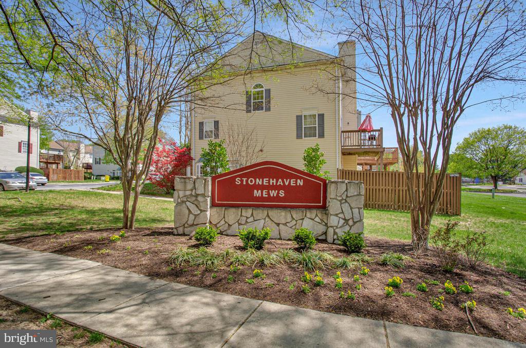 2442 WENTWORTH DRIVE
