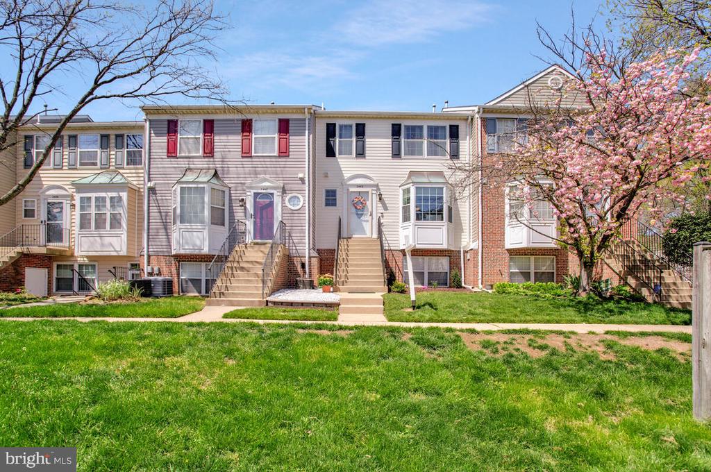 2442 WENTWORTH DRIVE