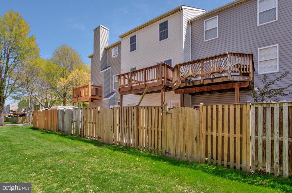 2442 WENTWORTH DRIVE