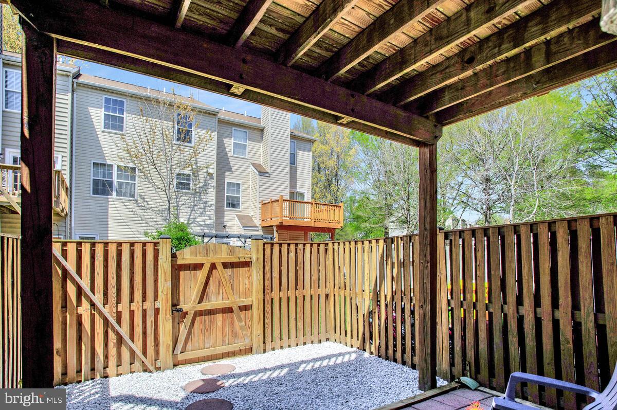 2442 WENTWORTH DRIVE