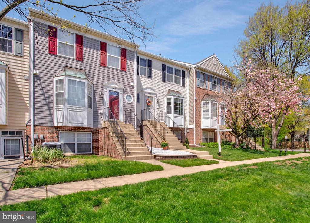 2442 WENTWORTH DRIVE
