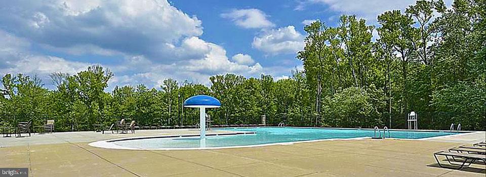 1804 KIRKLEES WAY