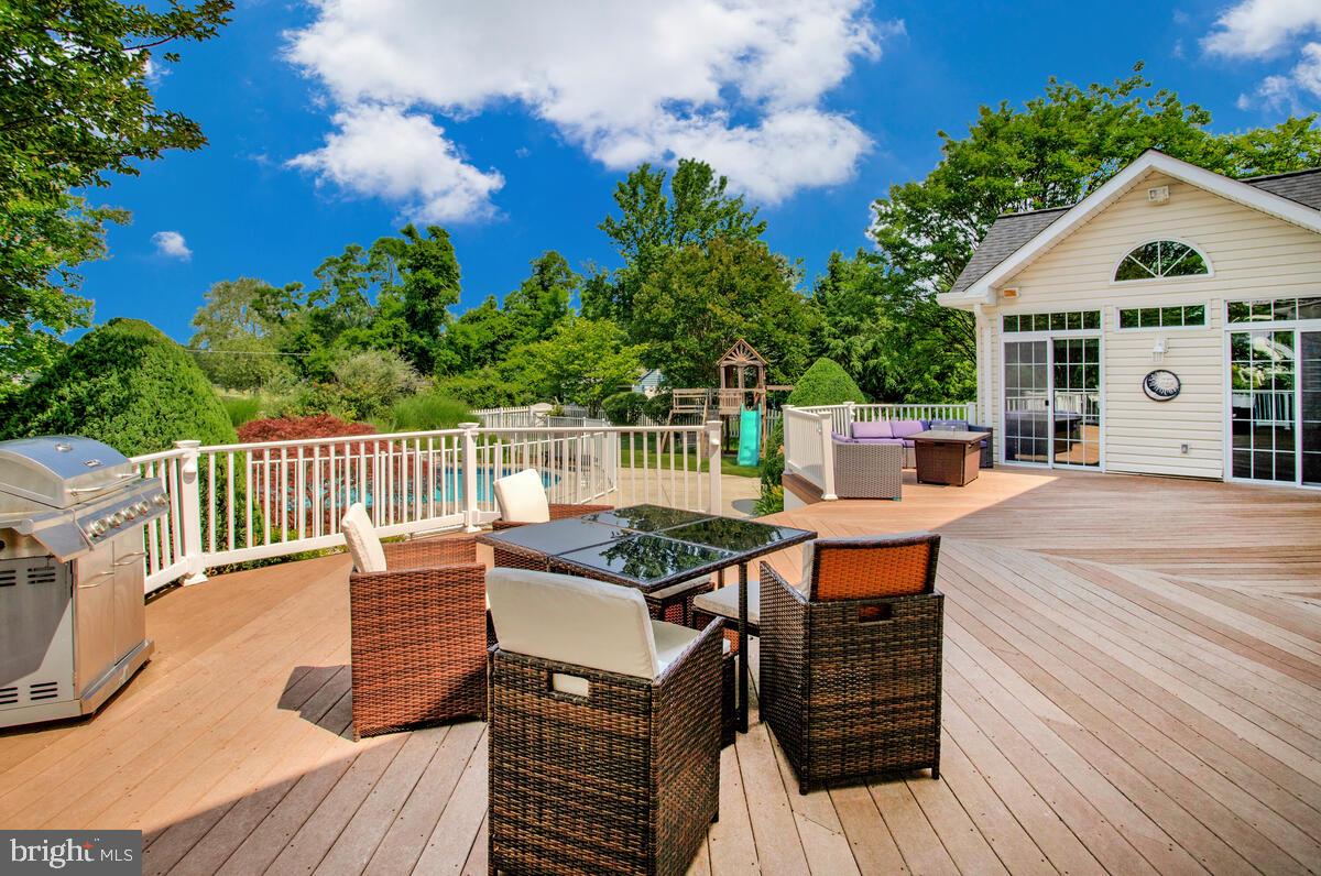 1506 WHITE TAIL DEER COURT