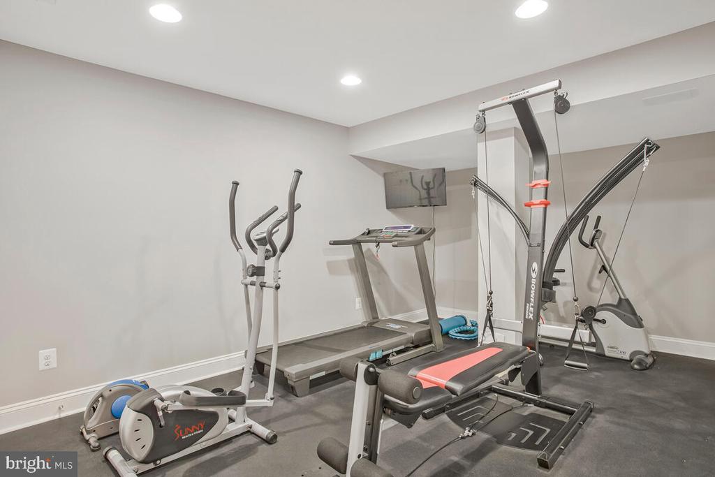 1506 WHITE TAIL DEER COURT