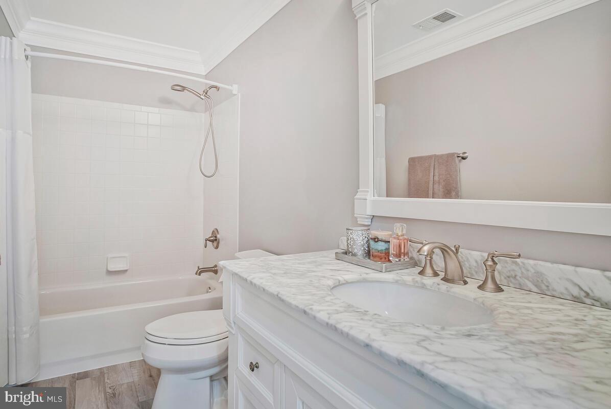 1506 WHITE TAIL DEER COURT