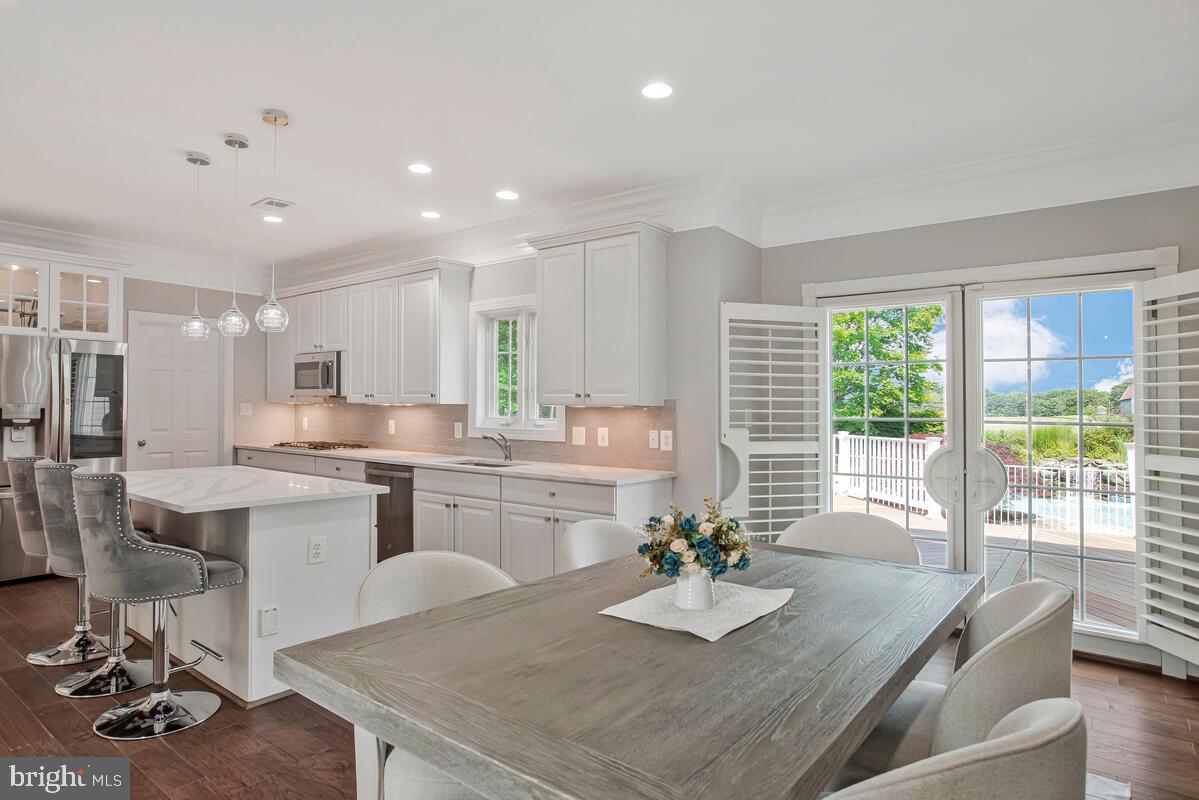 1506 WHITE TAIL DEER COURT