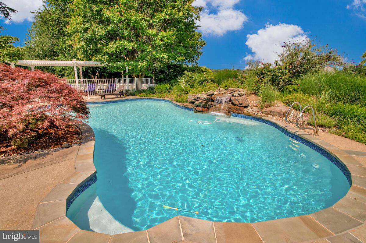 1506 WHITE TAIL DEER COURT