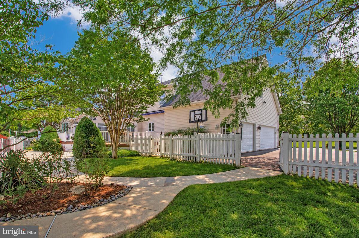 1506 WHITE TAIL DEER COURT