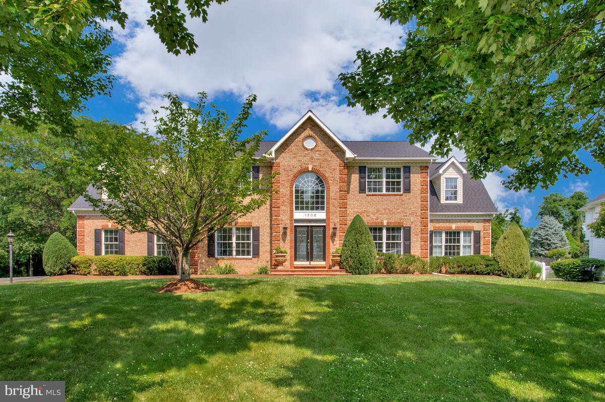 1506 WHITE TAIL DEER COURT