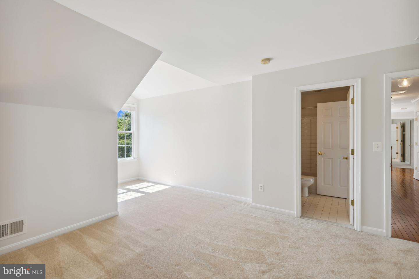 602 Yawl Ct