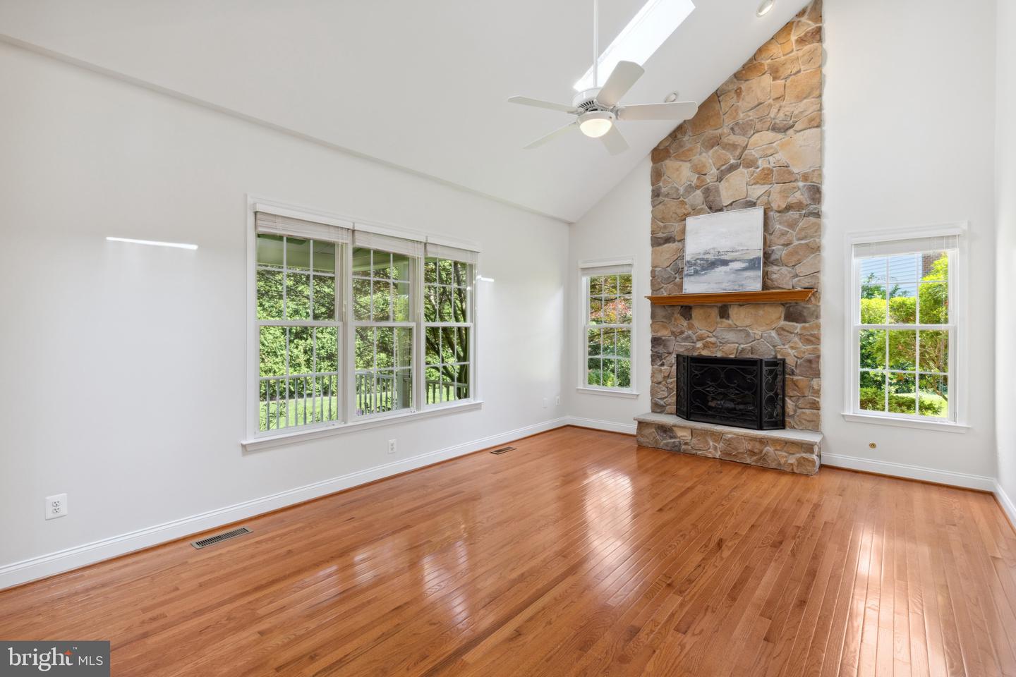 602 Yawl Ct