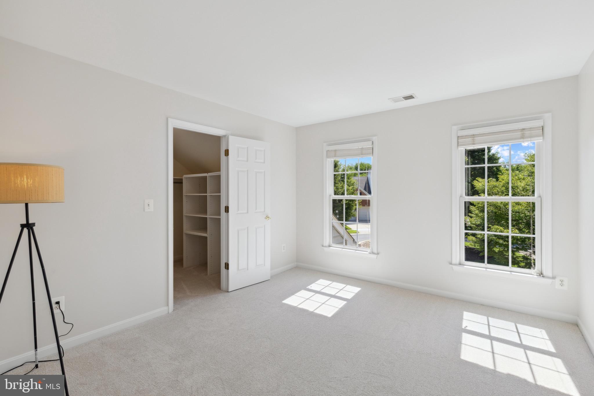 602 Yawl Ct