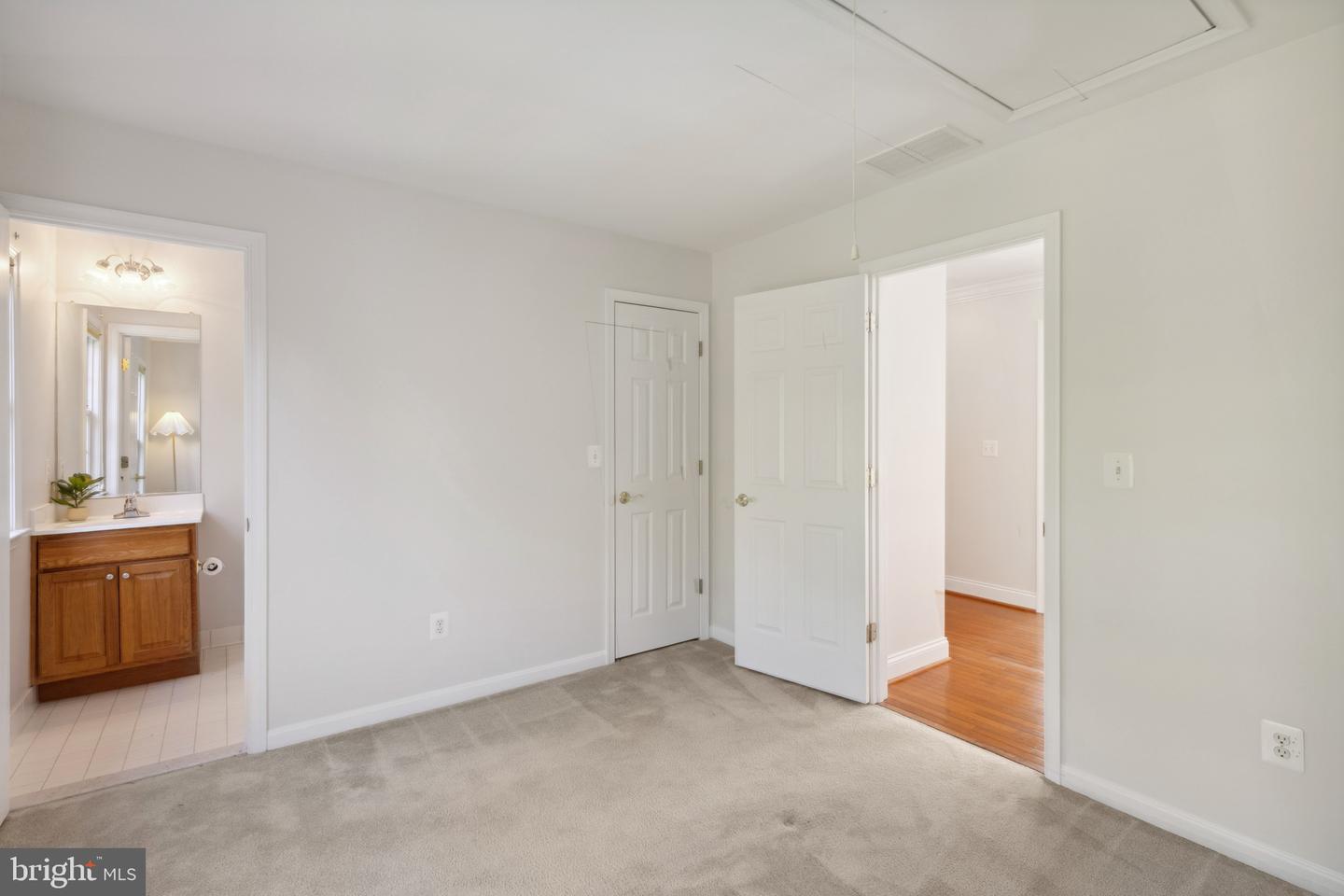 602 Yawl Ct