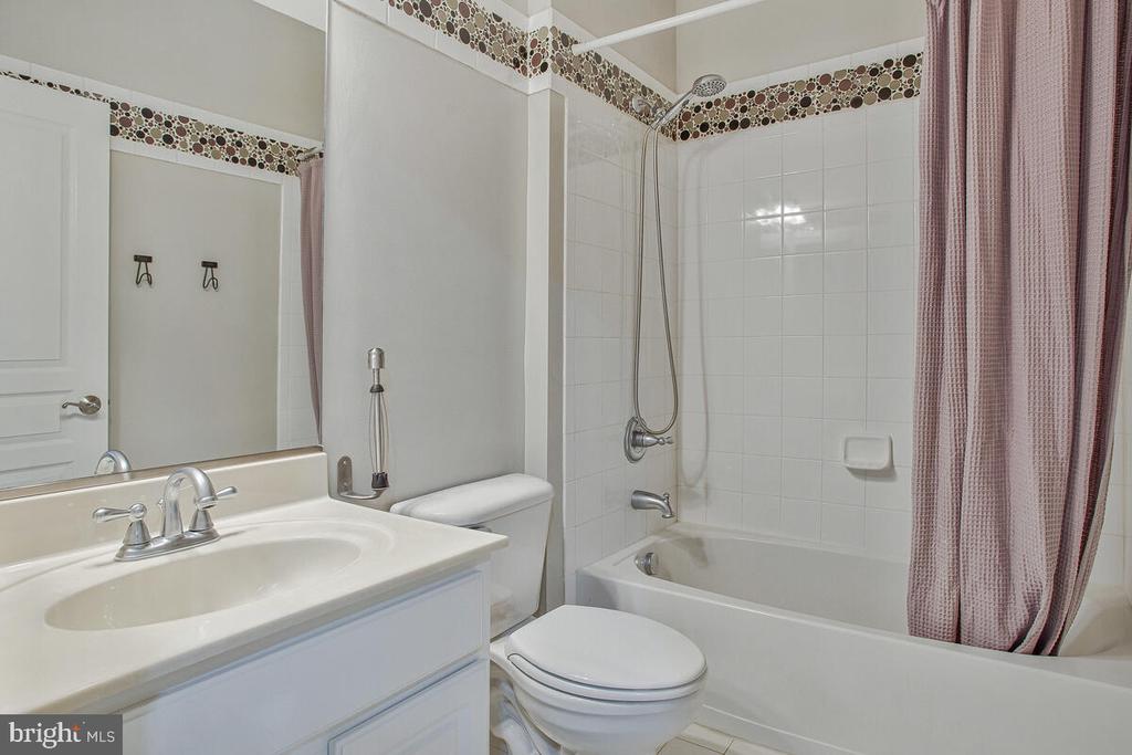 829 FREELAND COURT