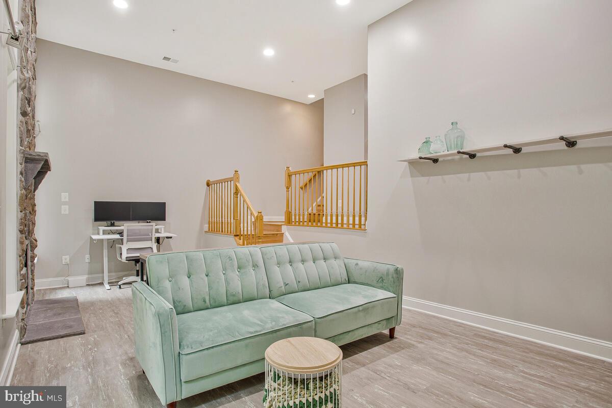829 FREELAND COURT