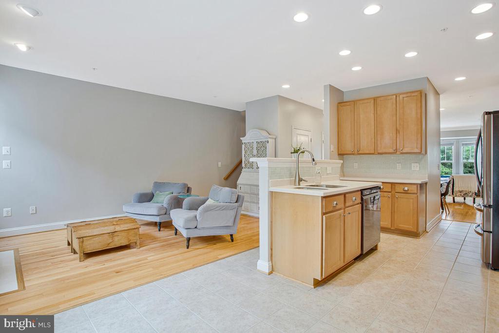 829 FREELAND COURT