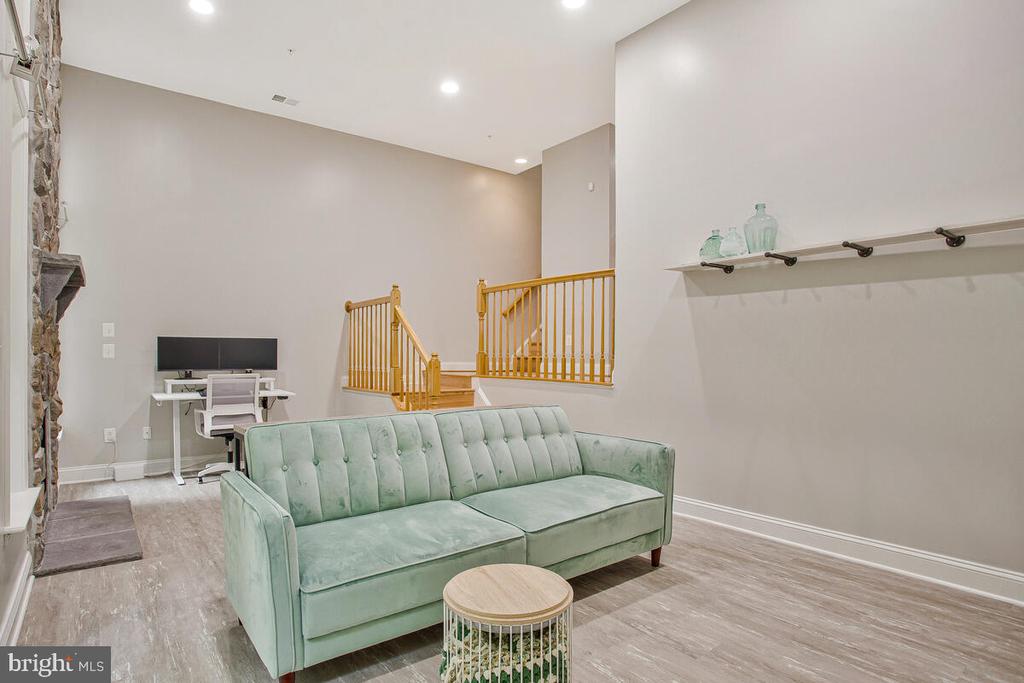 829 FREELAND COURT