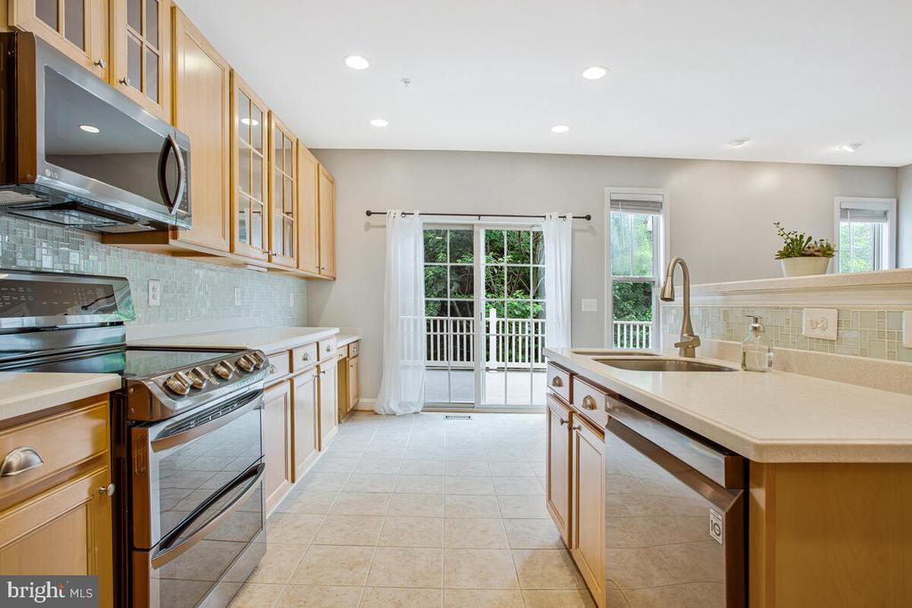 829 FREELAND COURT
