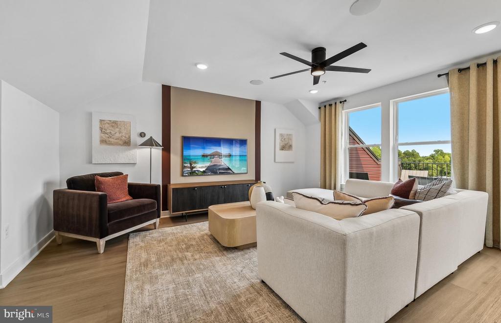 1314 BRACKEN LANE