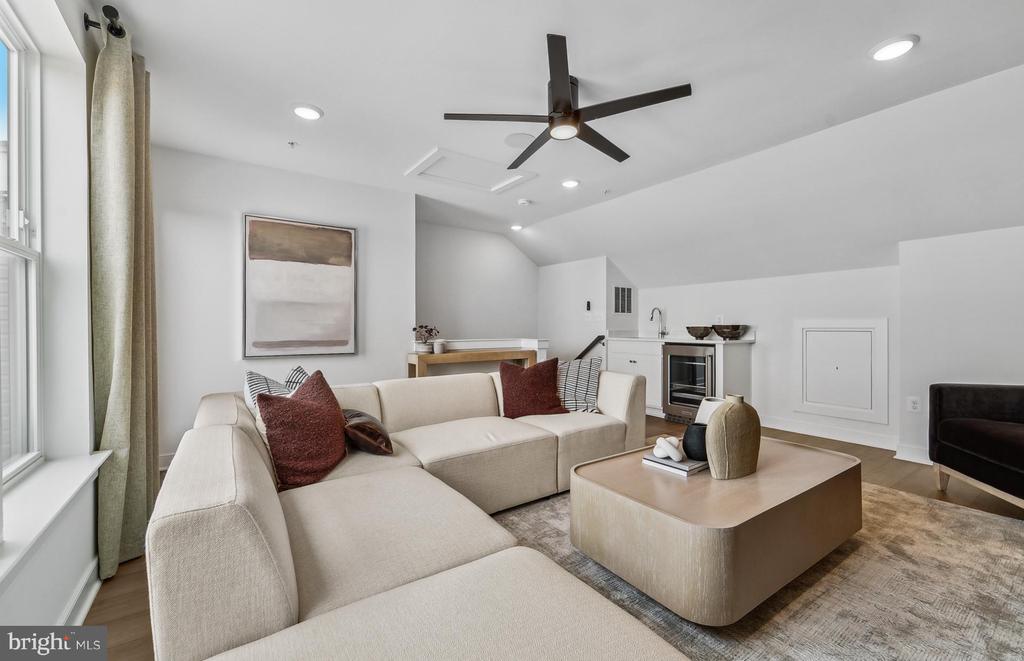 1314 BRACKEN LANE