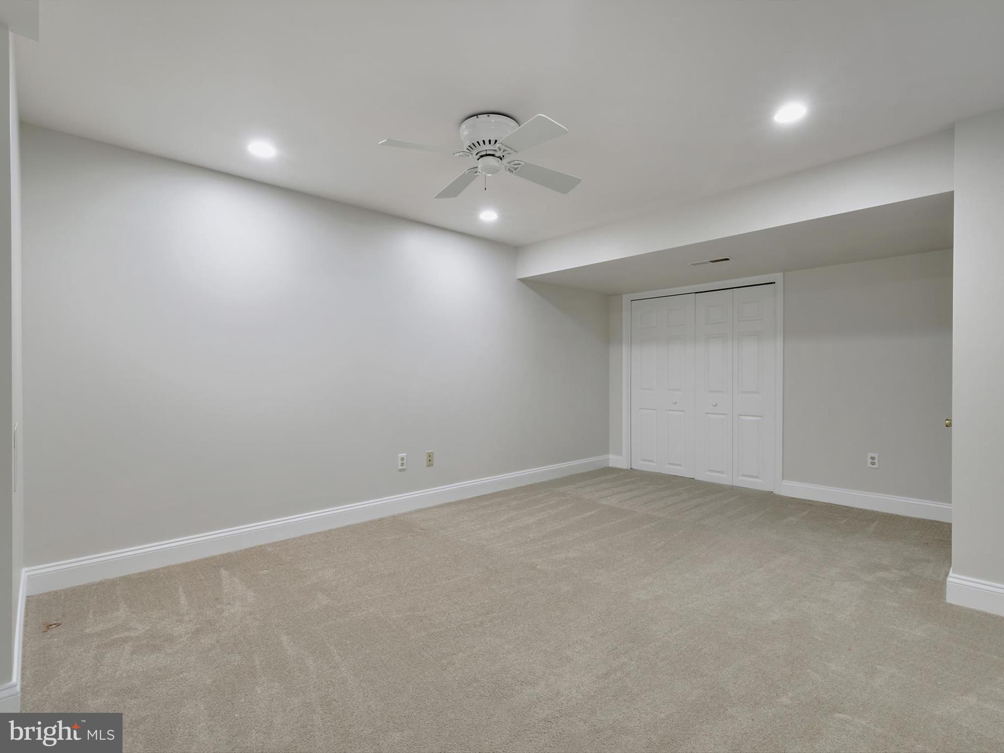 3228 BLACKWALNUT DRIVE