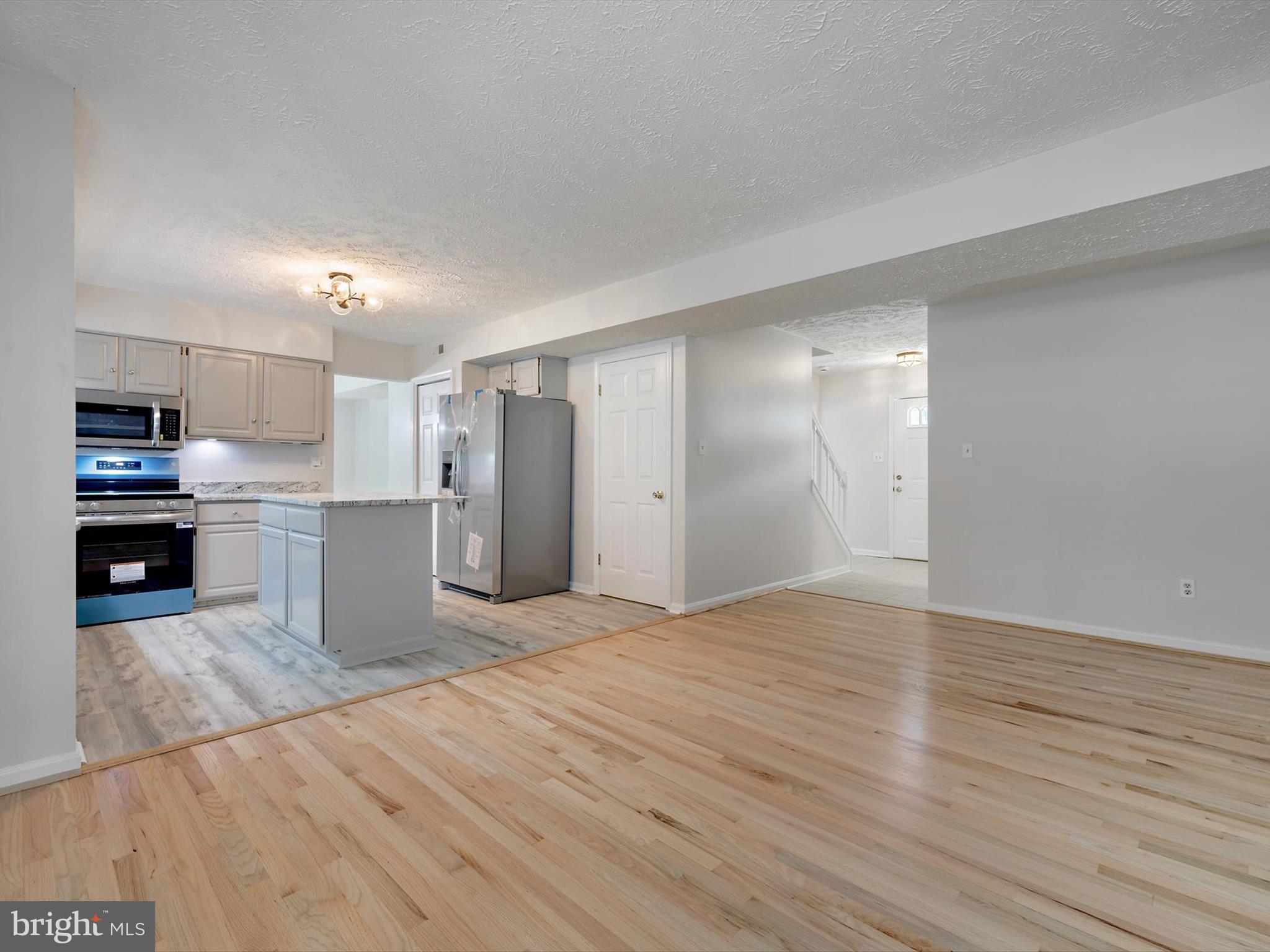 3228 BLACKWALNUT DRIVE