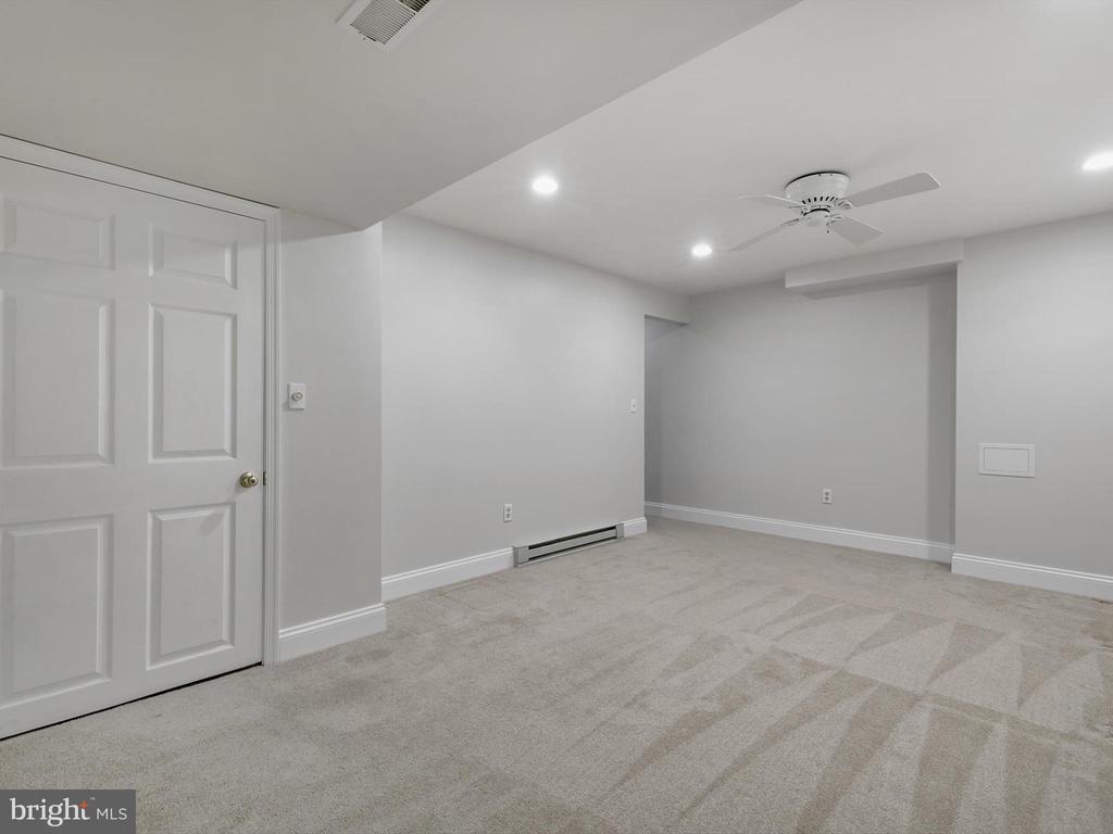 3228 BLACKWALNUT DRIVE