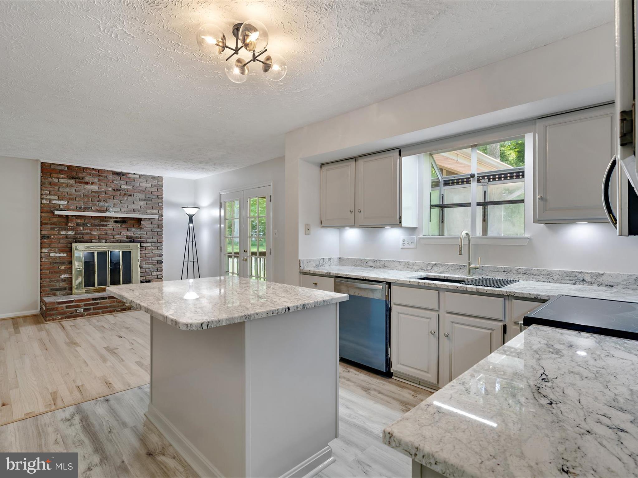 3228 BLACKWALNUT DRIVE