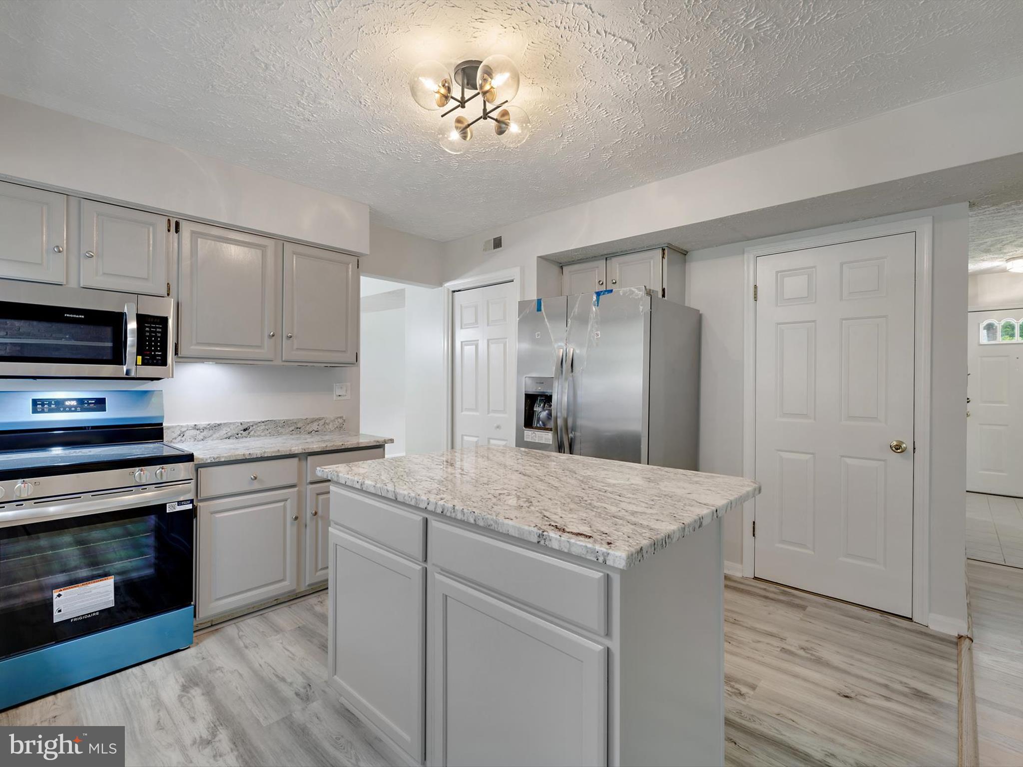 3228 BLACKWALNUT DRIVE