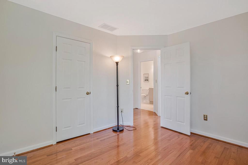 1550 PROVINCIAL LANE