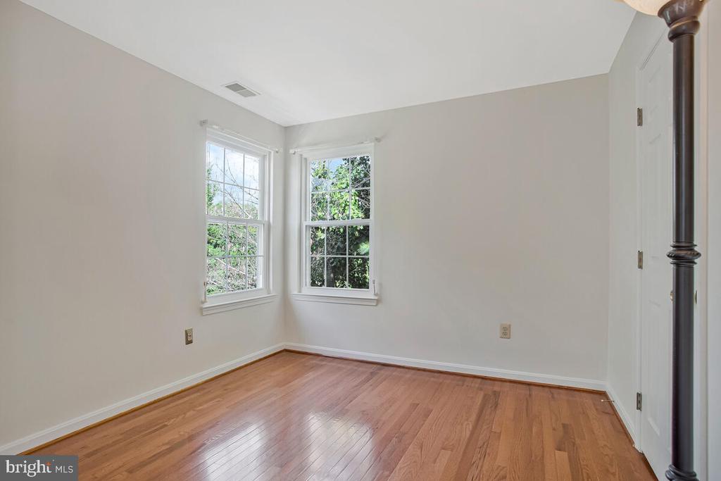 1550 PROVINCIAL LANE