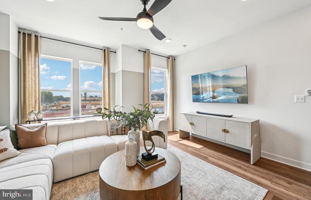 1512 BOTTLEBRUSH LANE
