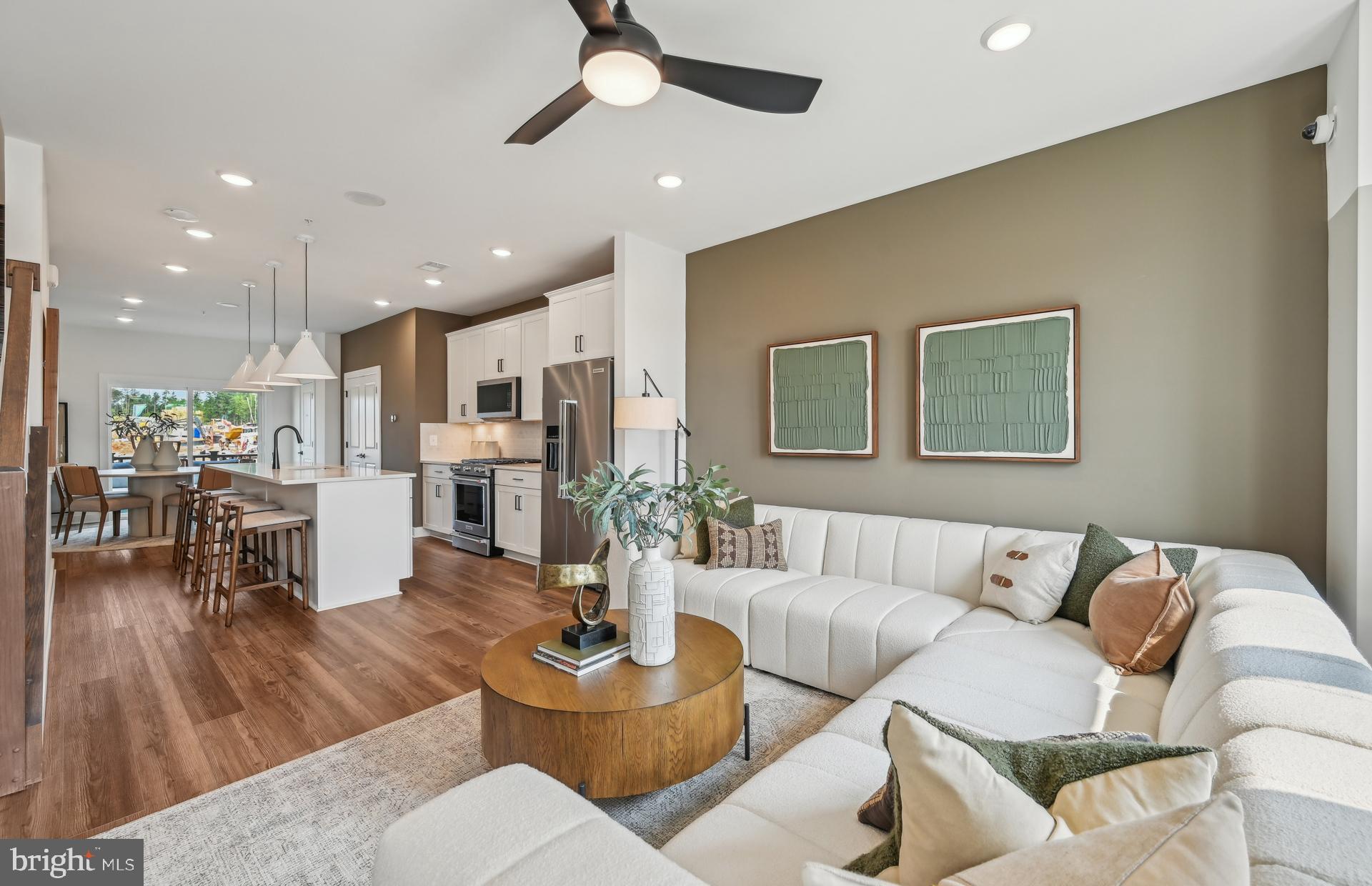 1512 BOTTLEBRUSH LANE