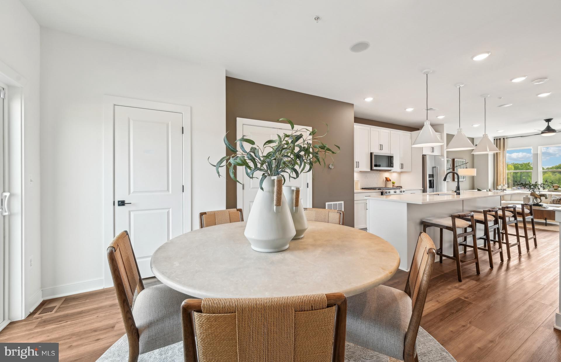 1512 BOTTLEBRUSH LANE