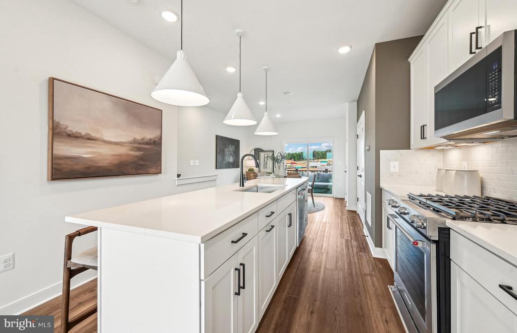 1512 BOTTLEBRUSH LANE