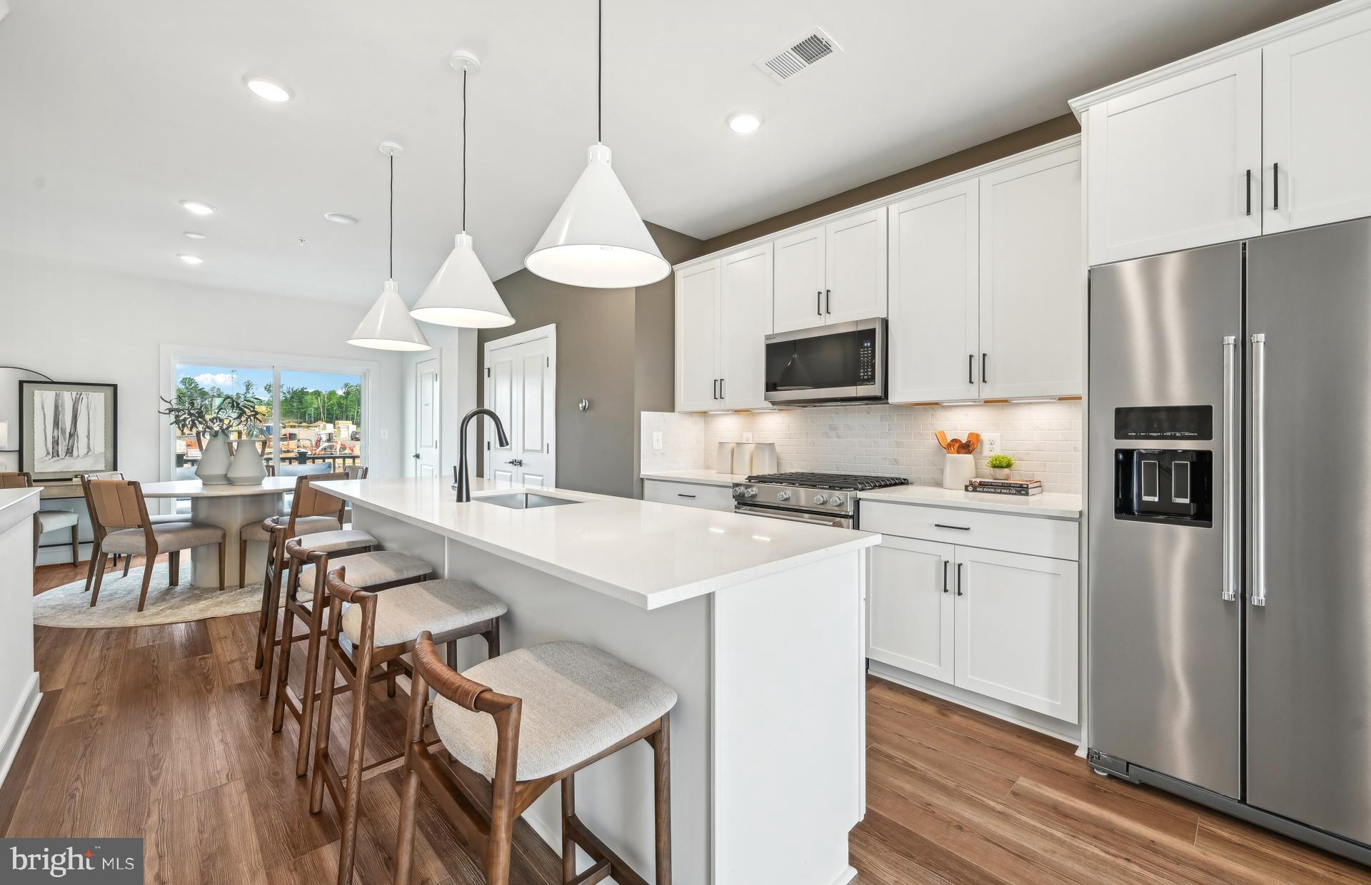 1512 BOTTLEBRUSH LANE