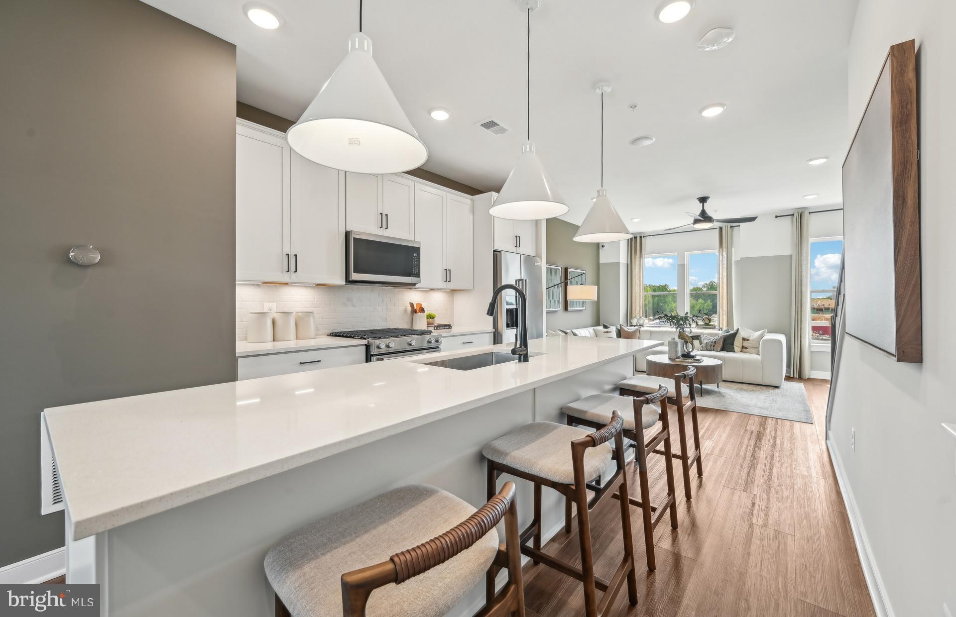 1512 BOTTLEBRUSH LANE