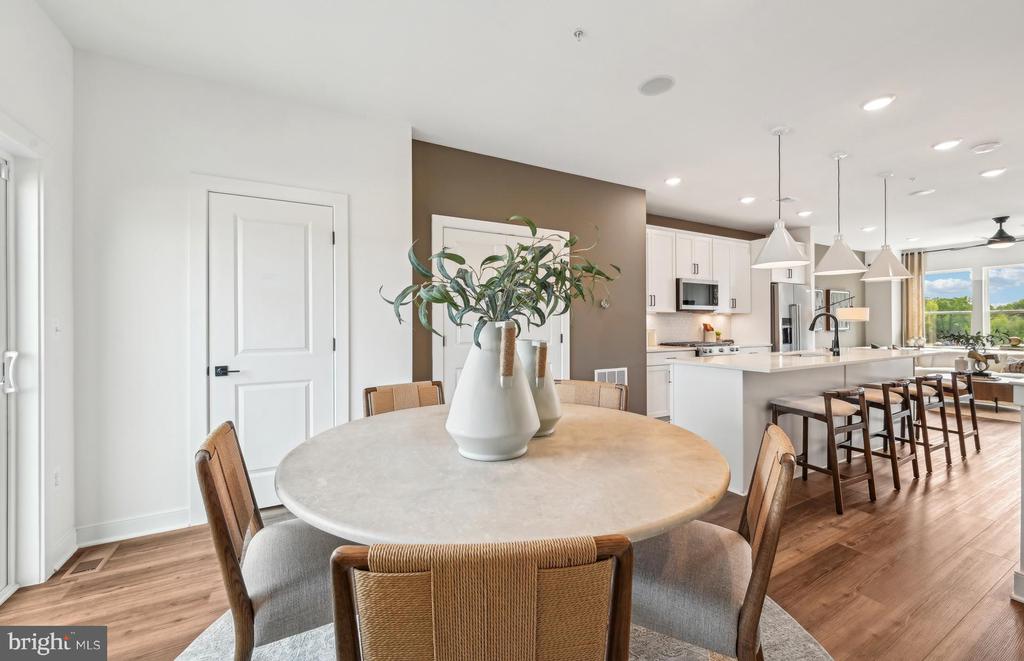 1512 BOTTLEBRUSH LANE
