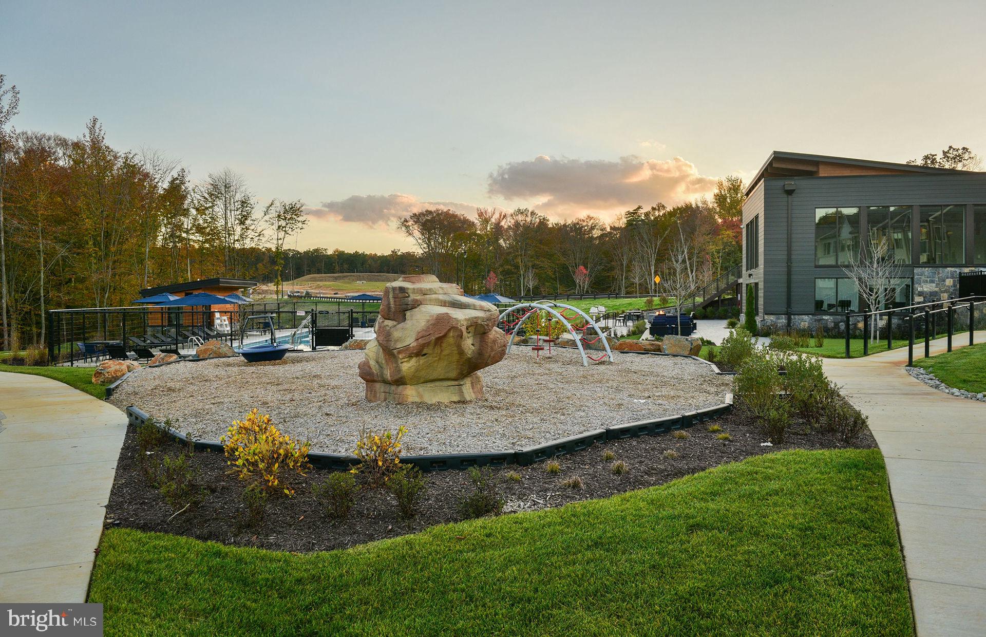 1512 BOTTLEBRUSH LANE