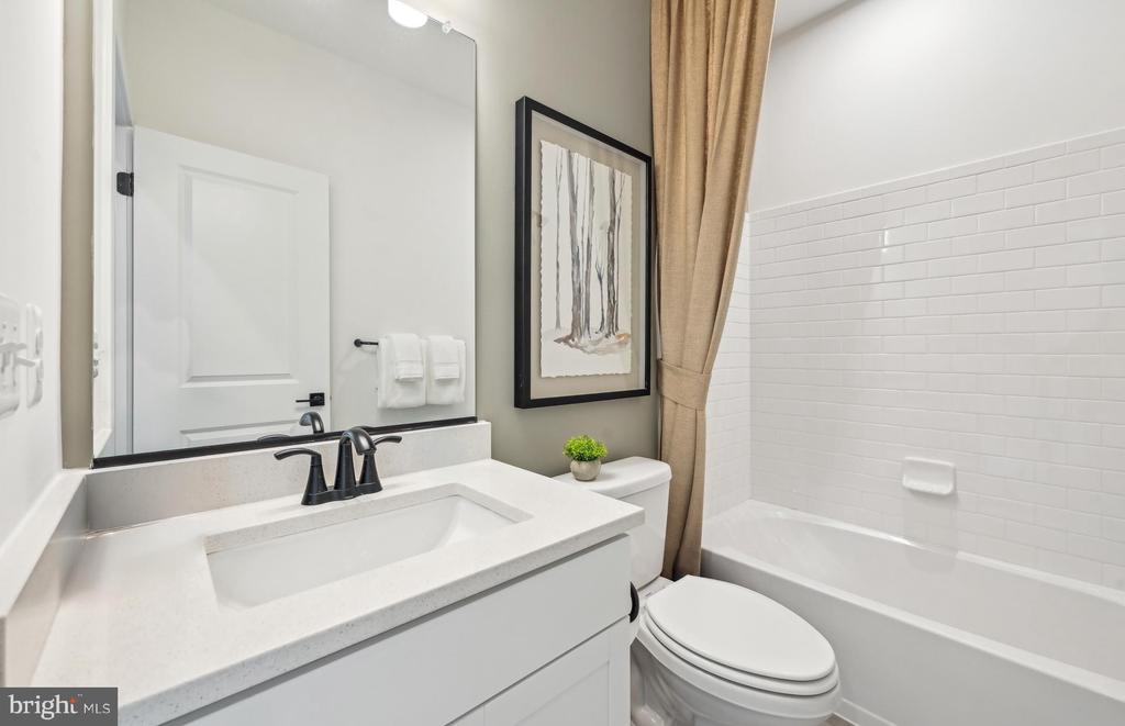 1512 BOTTLEBRUSH LANE