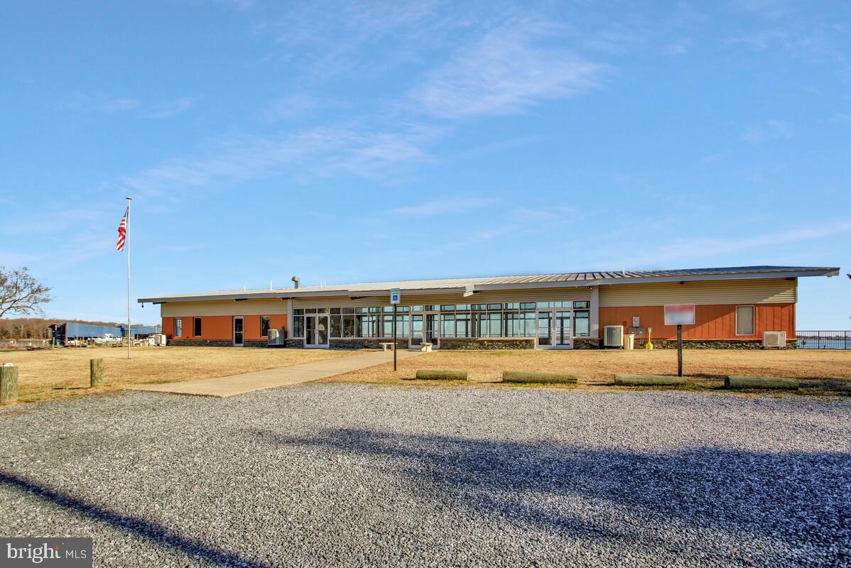 3729 BEACH DRIVE BOULEVARD