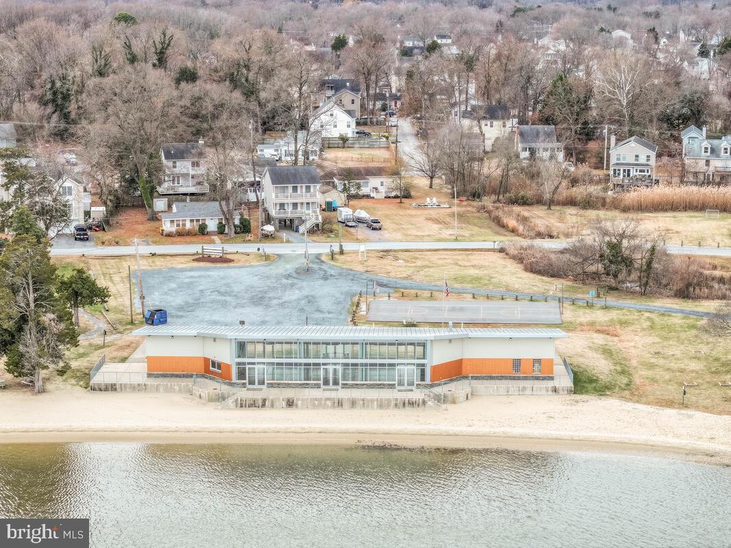 3729 BEACH DRIVE BOULEVARD