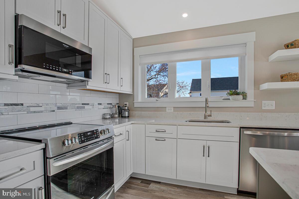 3729 BEACH DRIVE BOULEVARD