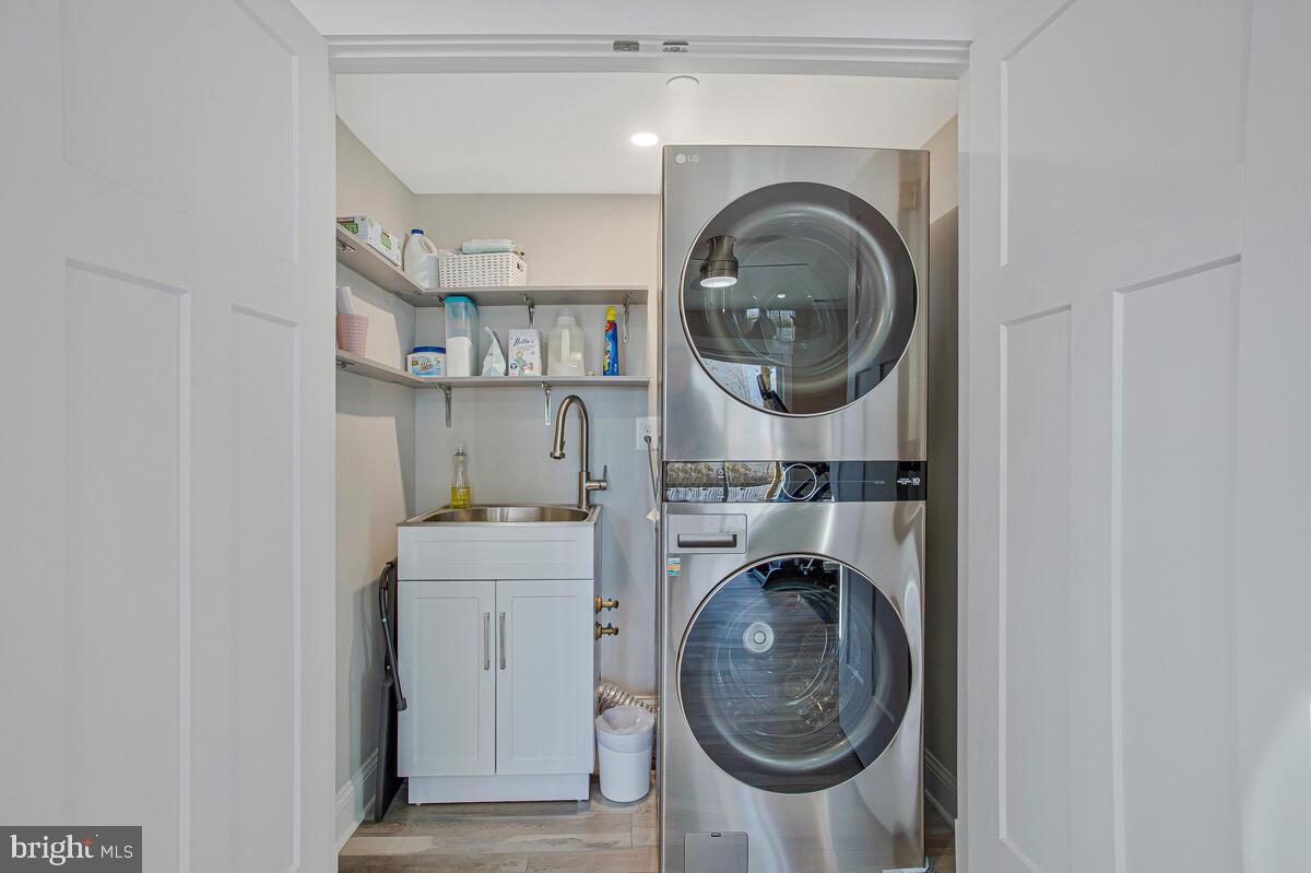 3729 BEACH DRIVE BOULEVARD