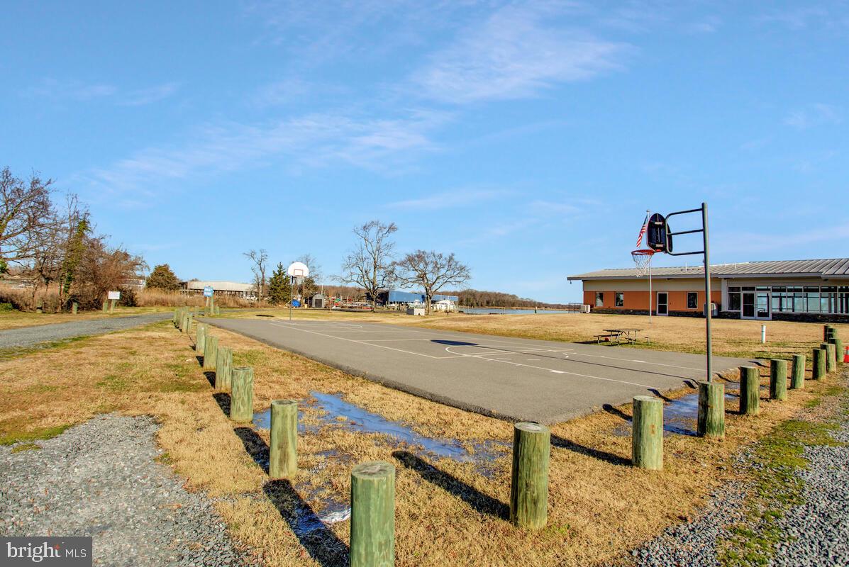 3729 BEACH DRIVE BOULEVARD