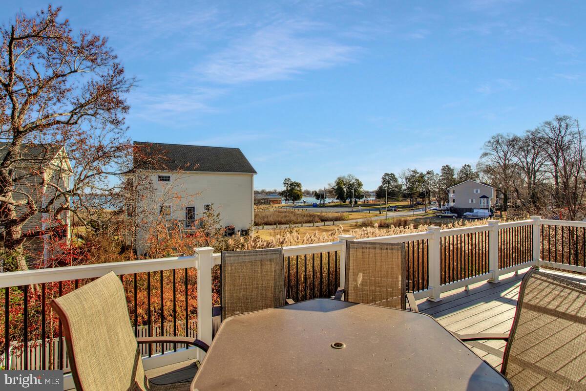 3729 BEACH DRIVE BOULEVARD